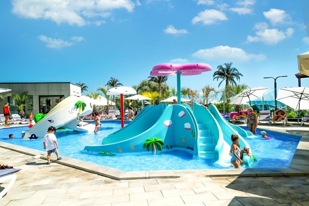 Isabelle Apartament Alezzi Beach Resort Mamaia Nord Неводарі Екстер'єр фото